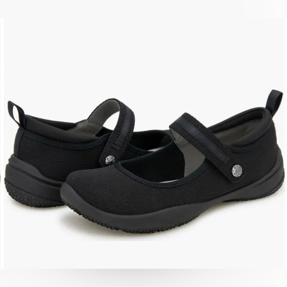 Jsport Shoes - NIB  JSport Women's Melody Mary Jane flat